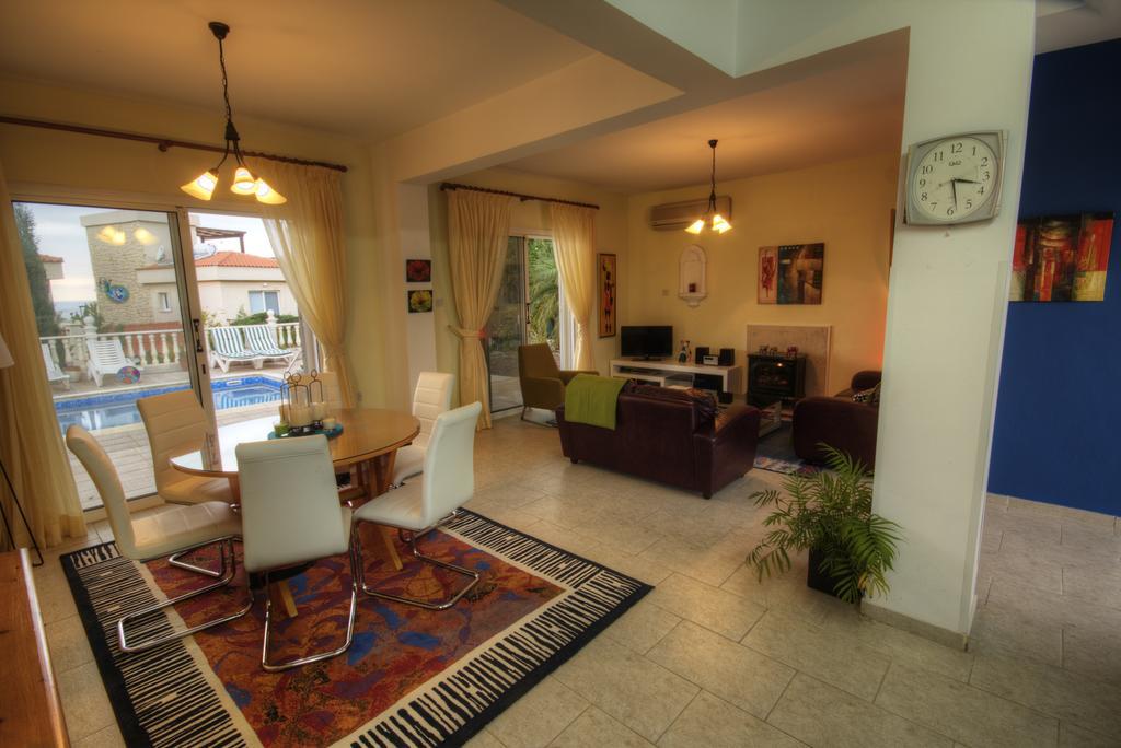 Villa Athina Paphos Phòng bức ảnh